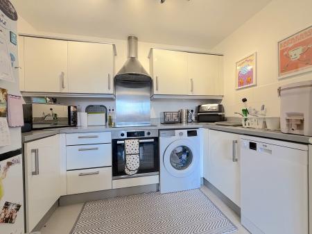 2 bedroom Flat for sale in Broad Gauge Way, Wolverhampton City Centre, Wolverhampton, WV10