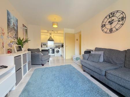 2 bedroom Flat for sale in Broad Gauge Way, Wolverhampton City Centre, Wolverhampton, WV10