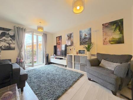 2 bedroom Flat for sale in Broad Gauge Way, Wolverhampton City Centre, Wolverhampton, WV10