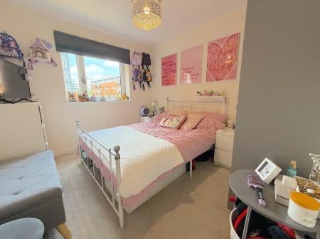 2 bedroom Flat for sale in Broad Gauge Way, Wolverhampton City Centre, Wolverhampton, WV10