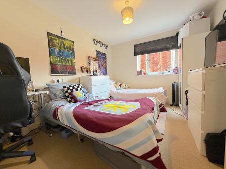 2 bedroom Flat for sale in Broad Gauge Way, Wolverhampton City Centre, Wolverhampton, WV10