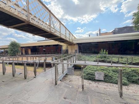 2 bedroom Flat for sale in Broad Gauge Way, Wolverhampton City Centre, Wolverhampton, WV10