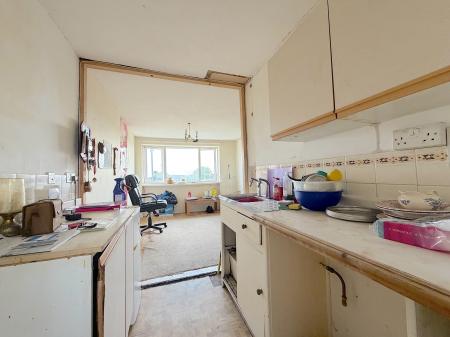 1 bedroom Maisonette for sale in Birch Coppice Gardens, Willenhall, Wolverhampton, WV12