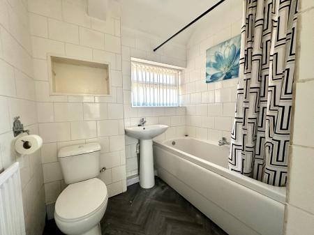 3 bedroom Semi-detached house for sale in Barracks Lane, Walsall, WS3