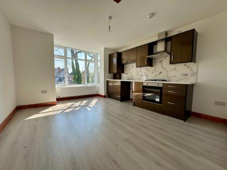 3 bedroom Apartment to let in Buchanan Avenue, Walsall, WS4