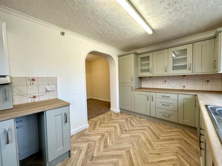 3 bedroom Semi-detached house to let in Goscote Lane, Walsall, WS3