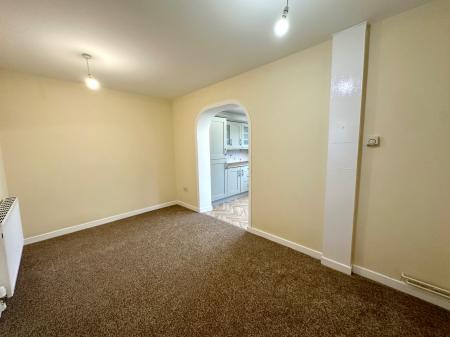 3 bedroom Semi-detached house to let in Goscote Lane, Walsall, WS3