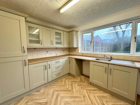 3 bedroom Semi-detached house to let in Goscote Lane, Walsall, WS3