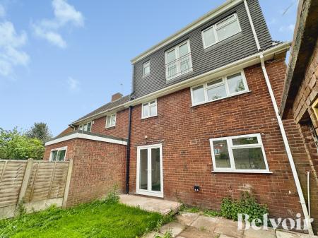 5 bedroom Semi-detached house for sale in Drake Road, Bloxwich, Walsall, WS3