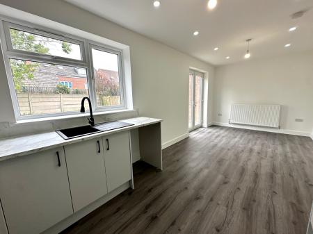 5 bedroom Semi-detached house for sale in Drake Road, Bloxwich, Walsall, WS3