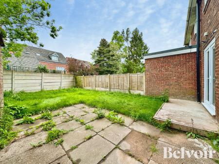 5 bedroom Semi-detached house for sale in Drake Road, Bloxwich, Walsall, WS3