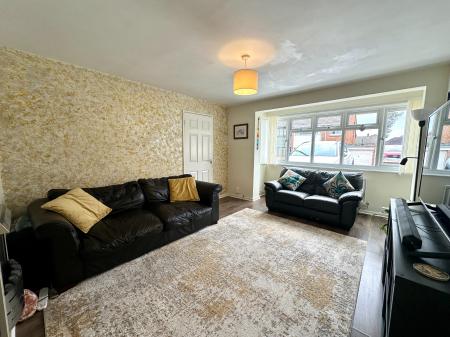3 bedroom Semi-detached house for sale in Simmonds Road, Bloxwich, WS3