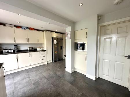 3 bedroom Semi-detached house for sale in Simmonds Road, Bloxwich, WS3