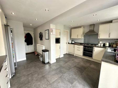 3 bedroom Semi-detached house for sale in Simmonds Road, Bloxwich, WS3