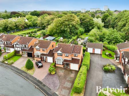 4 bedroom Detached house for sale in Churston Close, Bloxwich, WS3