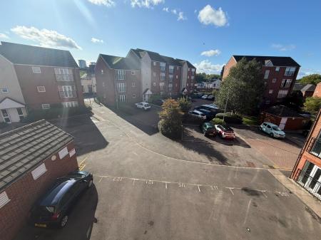 2 bedroom Apartment to let in Terret Close, Walsall, WS1