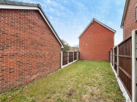 1 bedroom Coach House for sale in Stamping Way, Bloxwich, Walsall, WS3