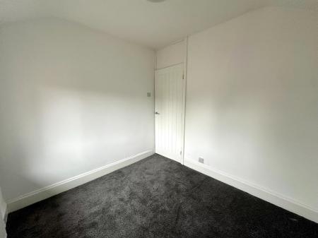3 bedroom Semi-detached house to let in Hollemeadow Avenue, Bloxwich, WS3