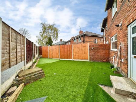 3 bedroom Semi-detached house to let in Hollemeadow Avenue, Bloxwich, WS3