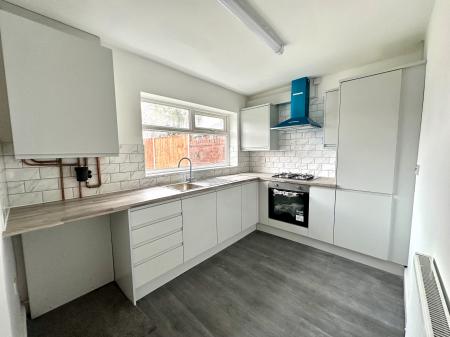 3 bedroom Semi-detached house to let in Hollemeadow Avenue, Bloxwich, WS3