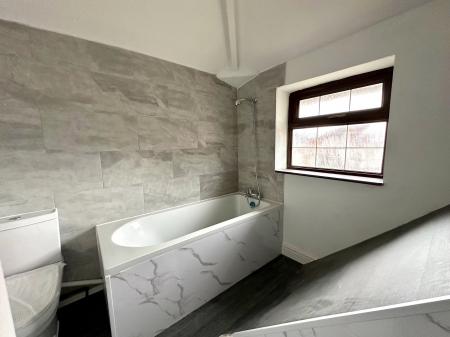 3 bedroom Semi-detached house to let in Hollemeadow Avenue, Bloxwich, WS3