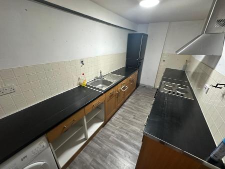 1 bedroom Flat to let in High Street, Bloxwich, Walsall, WS3