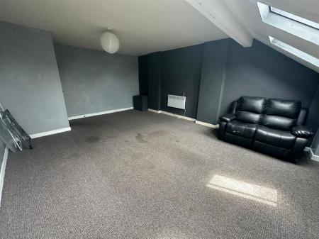 1 bedroom Flat to let in High Street, Bloxwich, Walsall, WS3