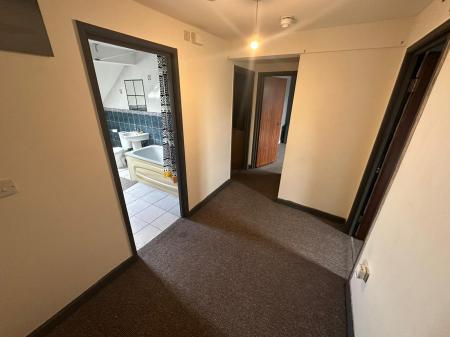 1 bedroom Flat to let in High Street, Bloxwich, Walsall, WS3