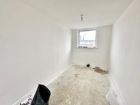 3 bedroom Flat to let in Digbeth, Walsall, WS1