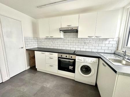 3 bedroom Flat to let in Digbeth, Walsall, WS1