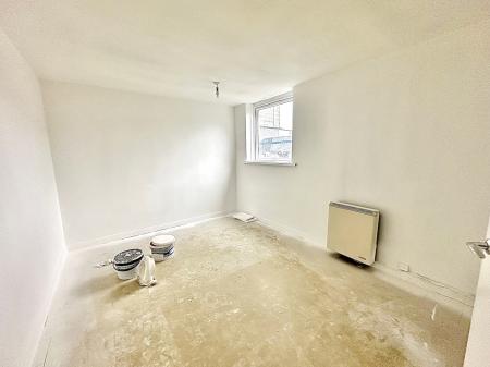 3 bedroom Flat to let in Digbeth, Walsall, WS1