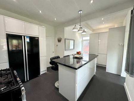 2 bedroom Detached bungalow for sale in Lichfield Road, Bloxwich, Walsall, WS3