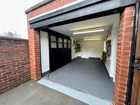 2 bedroom Detached bungalow for sale in Lichfield Road, Bloxwich, Walsall, WS3
