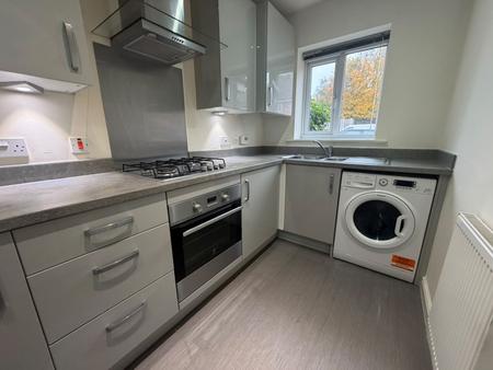 2 bedroom Semi-detached house to let in Mentor Close, Walsall, WS2