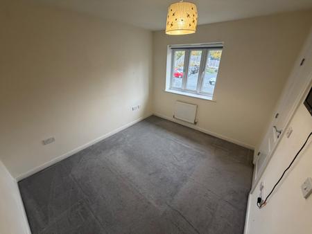 2 bedroom Semi-detached house to let in Mentor Close, Walsall, WS2
