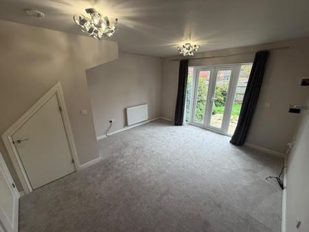 2 bedroom Semi-detached house to let in Mentor Close, Walsall, WS2