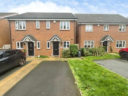 2 bedroom Semi-detached house to let in Mentor Close, Walsall, WS2