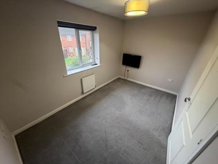 2 bedroom Semi-detached house to let in Mentor Close, Walsall, WS2