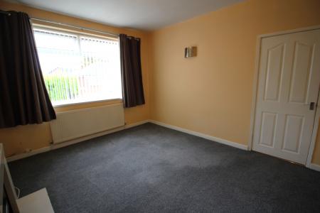 2 bedroom Bungalow to let in Avon Road, Oldham, OL9