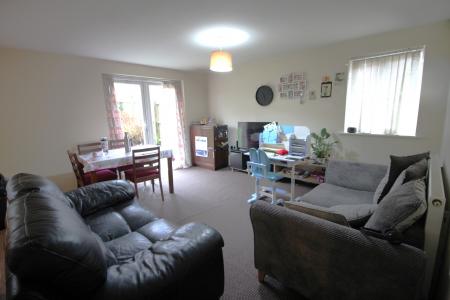 2 bedroom Flat for sale in Broadoaks, Bury, BL9