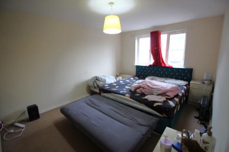 2 bedroom Flat for sale in Broadoaks, Bury, BL9