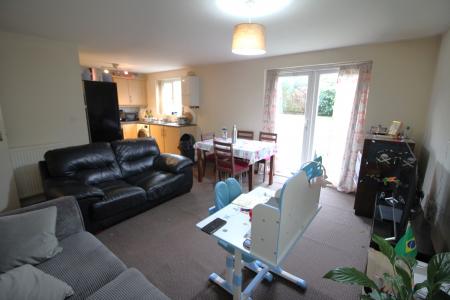 2 bedroom Flat for sale in Broadoaks, Bury, BL9