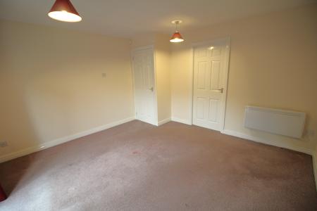 1 bedroom Ground floor flat for sale in Carrbrook Drive, Royton, OL2