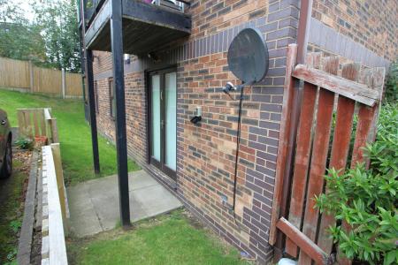 1 bedroom Ground floor flat for sale in Carrbrook Drive, Royton, OL2