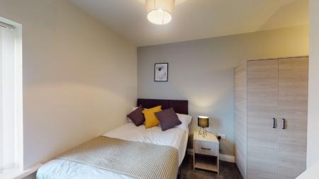 1 bedroom House share to let in Harcourt Street, Oldham, OL1