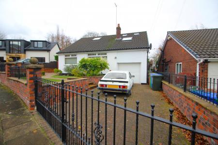 5 bedroom Detached house to let in Links View, Rochdale, OL11