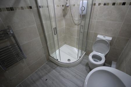 2 bedroom Flat to let in Walmersley Road, Bury, BL9