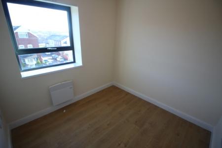 2 bedroom Flat to let in Walmersley Road, Bury, BL9