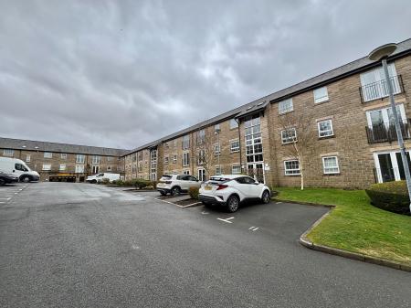 2 bedroom Flat to let in Clough Gardens, Haslingden, BB4