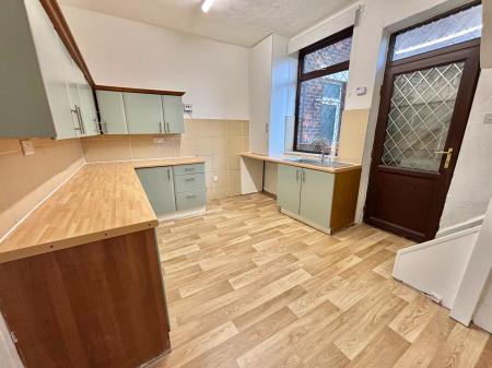 2 bedroom Terraced House to let in Rochdale Road, Shaw, OL2